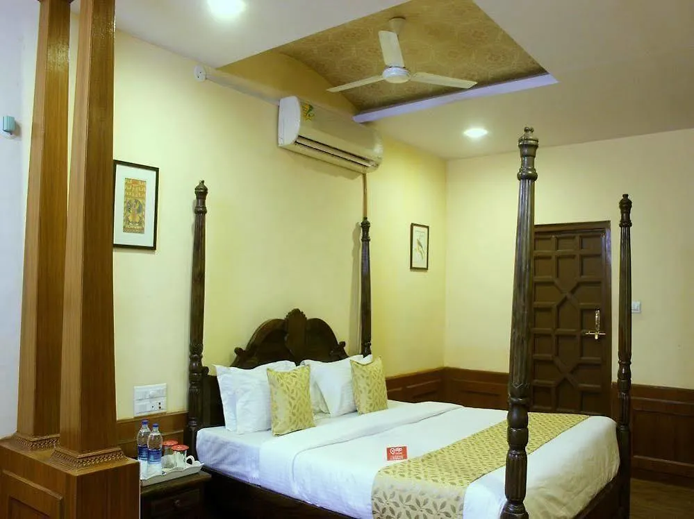 Oyo 1159 Hotel Chandra Prakash