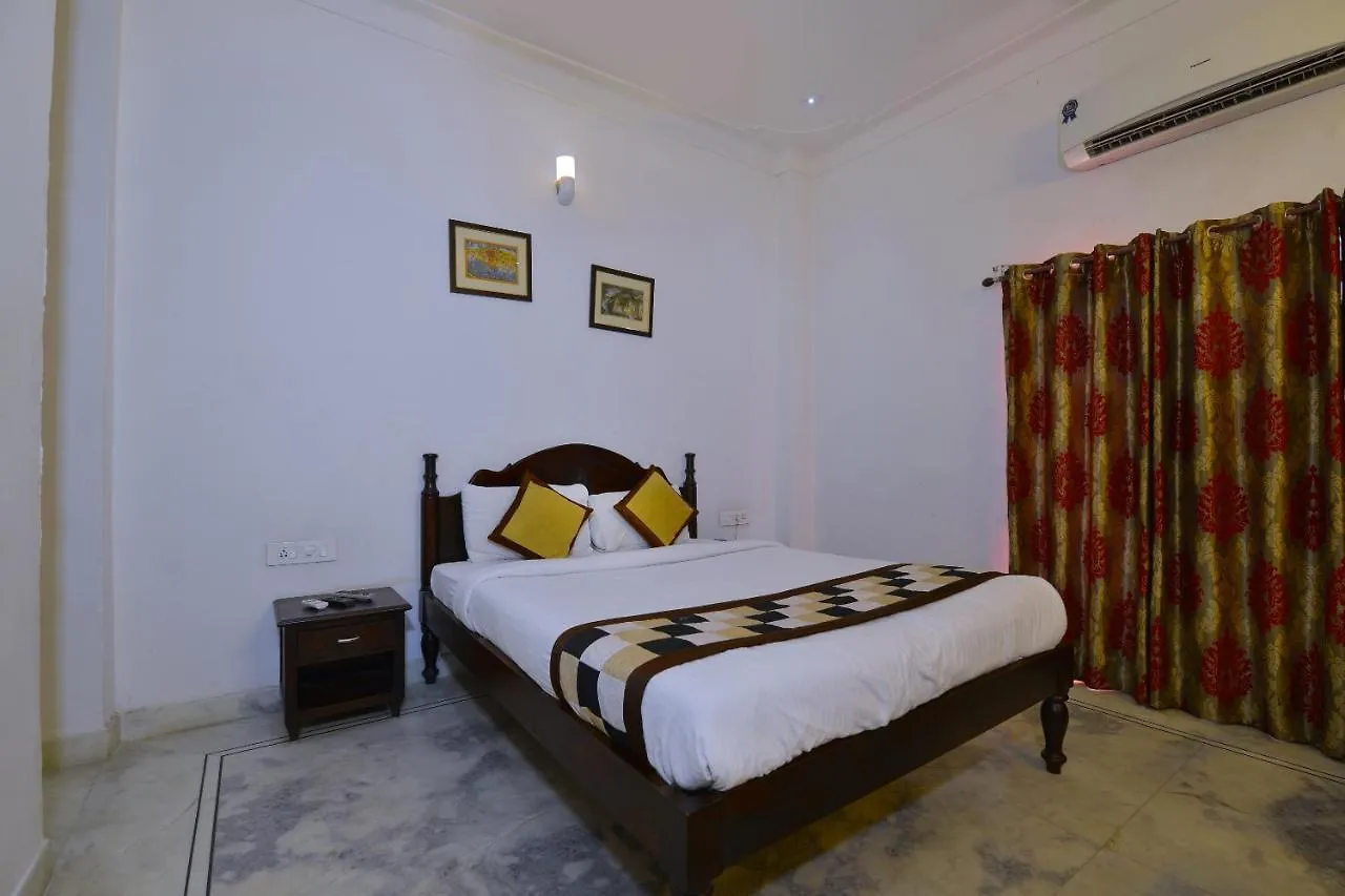 Oyo 1159 Hotel Chandra Prakash India